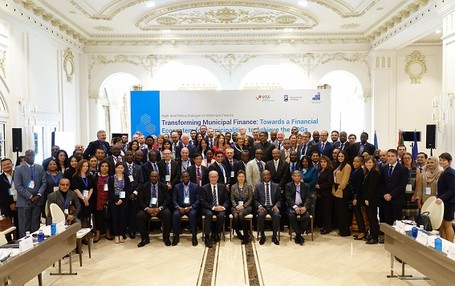 Foto de grupo de participantes de la primera conferencia internacional de la Coalición de Málaga para las finanzas municipales, 2018